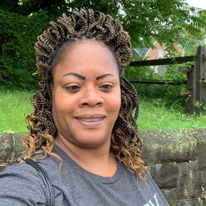 Meet your Posher, Dionne